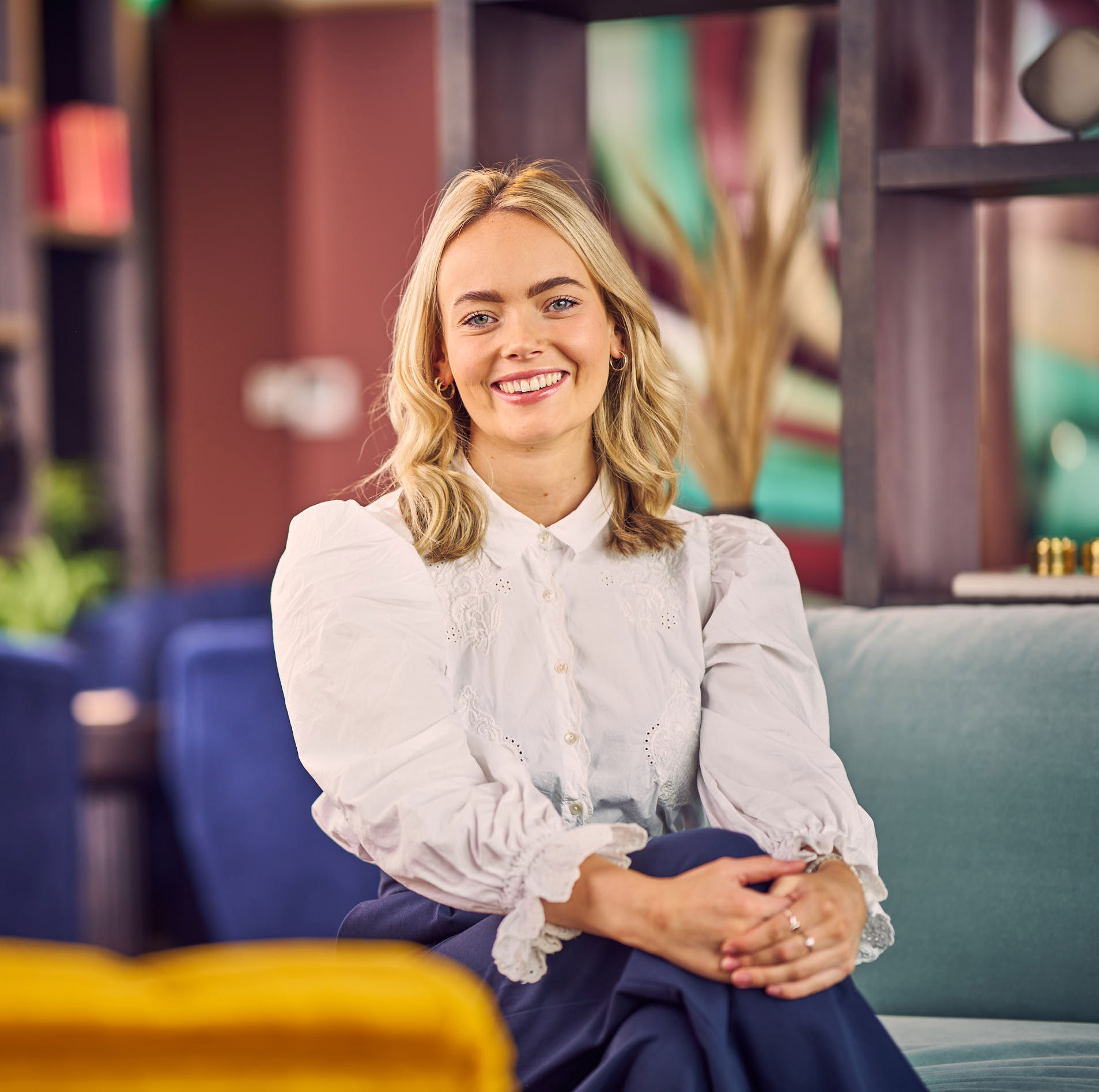 BURNESS MODA PORTRAITS0639 SQUARE