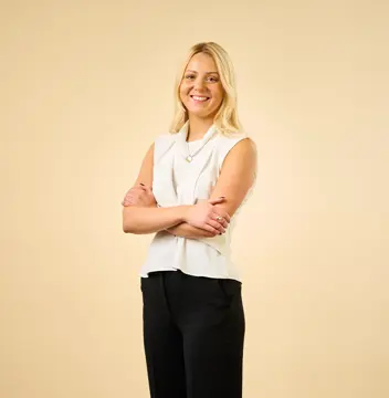 Emily Couchlin 2705 Web