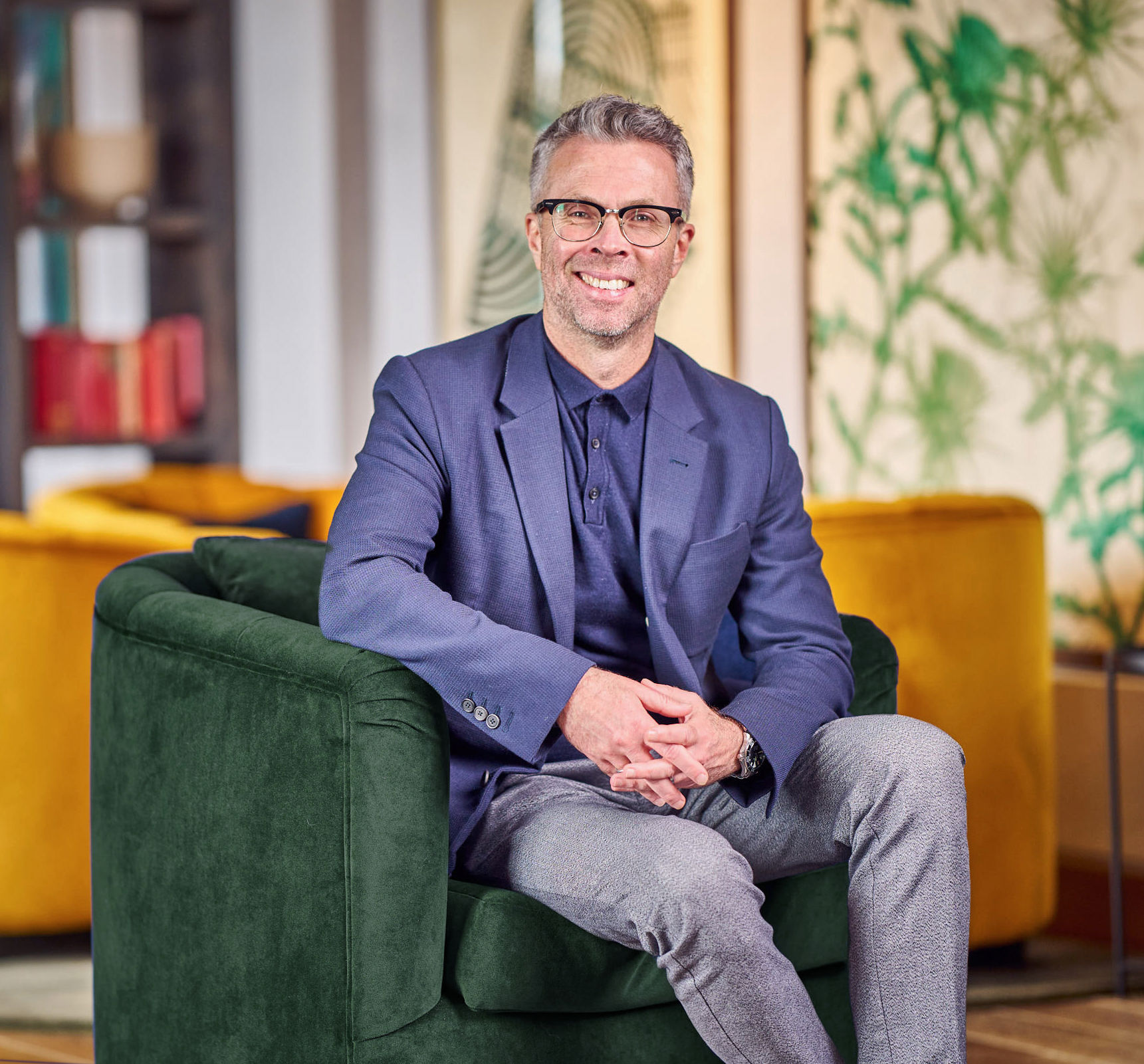 BURNESS MODA PORTRAITS0545 Green Square