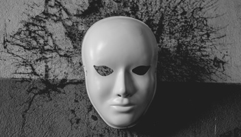 Imposter-syndrome-at-work-what-am-I-doing-here.jpg